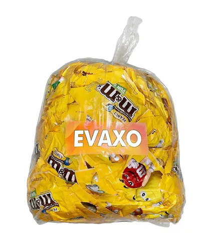 Caja LUV que incluye chocolate con leche M&Ms con maní, caramelo de tamaño divertido, paquete a granel de 120 unidades (paquete de 5 libras) –