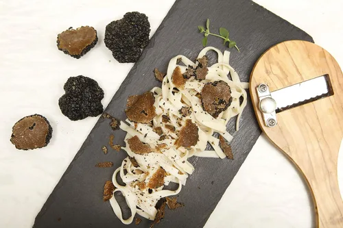 Vista 2 de TRUFFLES USA Trufas de verano negras congeladas 3.5oz - Importadas de Italia - Comida especial Trufas - Vegetarianas - Sin gluten