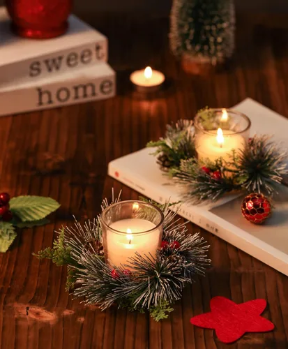 Vista 4 de Anillo de Vela de Navidad, 4 Piezas Velas Votivas con Bayas Rojas y Piña, Anillo de Vela de Navidad para Decoración de Centro de Mesa de Boda