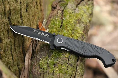 Vista 2 de Smith & Wesson Special Tactical CKTACBS 8.1in High Carbon S.S. Folding Knife with a 3.5in Serrated Tanto Blade and ABS Handle for Outdoor