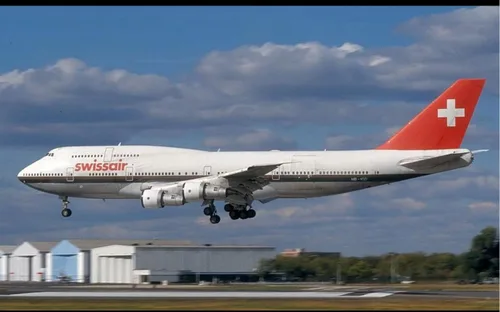 Vista 6 de Modelo Aviones Escala 1:400 Modelo Swiss B747 Modelo Avión Diecast Aviones para Regalo y Colección