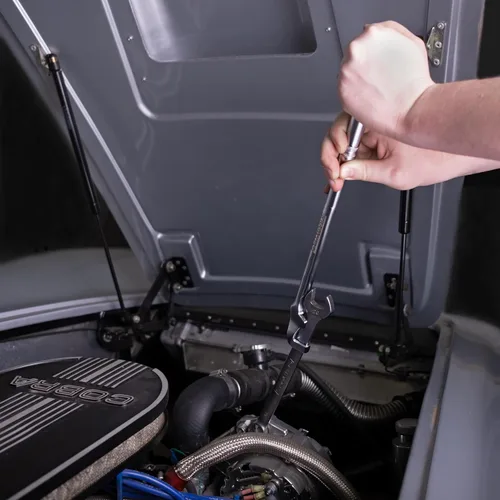 Vista 7 de OEMTOOLS 22656 Herramienta Extensora de Llave, Aumenta el Torque en Espacios Reducidos, Extensión Universal de Llave para Pernos Oxidados, Llaves