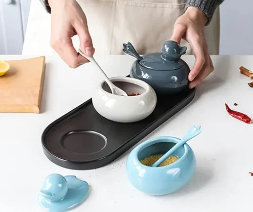 Vista 4 de JWCBDY Tapa y cuchara de porcelana para azucarero, tarro de almacenamiento de sal de cerámica, recipiente para condimentos para el hogar