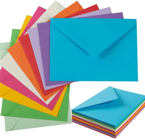 Vista 8 de Paquete de 50 sobres de invitación coloridos A7 de 5 x 7 con calcomanías doradas para tarjetas de 5 x 7, cumpleaños, bodas, graduaciones, tarjetas