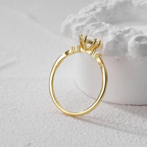 Vista 6 de Anillo de novia, divertido anillo de compromiso de oro amarillo de 9K14K delicado con moissanita redonda