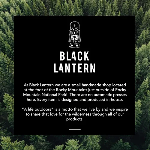 Vista 7 de Black Lantern Juego de vasos de whisky Cabin in the Forest – Vasos de 11 oz estilo antiguo con diseño de cabaña y pino Cristalería de base pesada