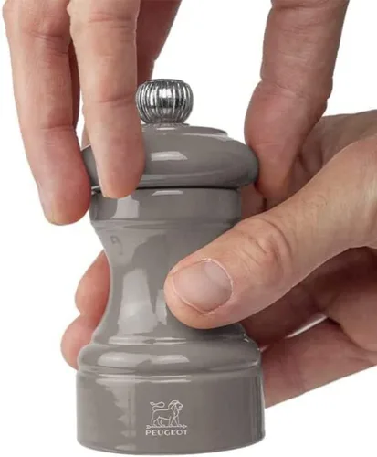 Vista 4 de PEUGEOT - Molinillo de pimienta Bistro - Molinillo de pimienta clásico - Fabricado con madera certificada PEFC - Fabricado en Francia, 3.9 in -4