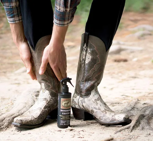 Vista 7 de Bickmore Exotic – Aerosol especialmente formulado, utilizado para limpiar, pulir y proteger pieles exóticas y piel de reptil.