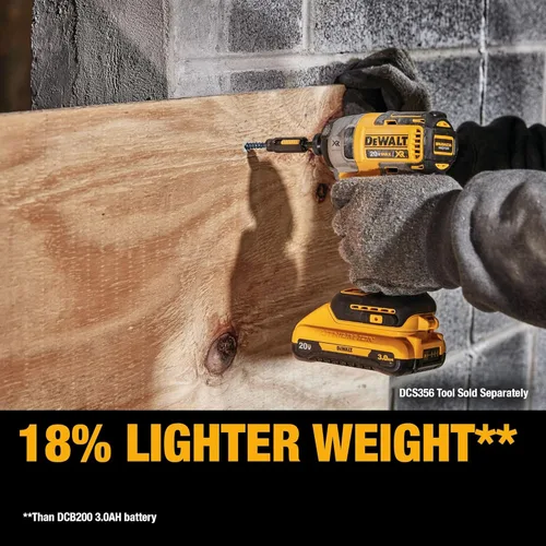 Vista 7 de DEWALT® - Batería MAX 20V, 3.0-Ah, paquete de 2 piezas (DCB230-2)