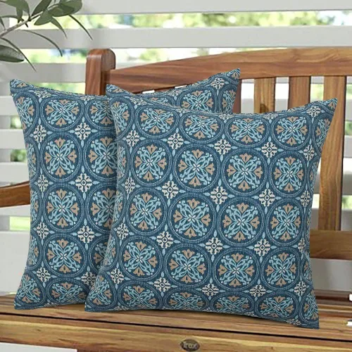 Vista 14 de Magpie Fabrics Paquete de 2 fundas de almohada impermeables para exteriores de 18 x 18 pulgadas, fundas de almohada decorativas de Navidad