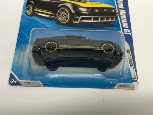 Vista 2 de 2010 Hot Wheels 2010 FORD MUSTANG GT fundido a presión 069/240