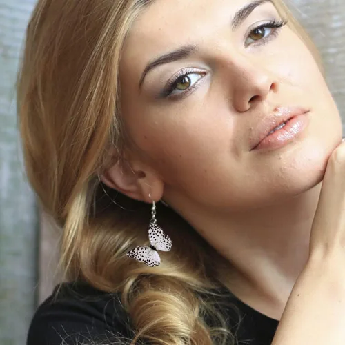 Vista 4 de Elegantes aretes colgantes con temática de mariposas y flores para mujer