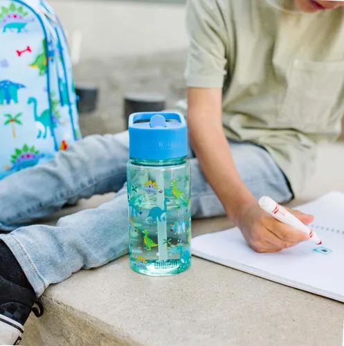 Vista 2 de Wildkin - Botella de agua de Tritan para niños de 16 onzas con tapa
