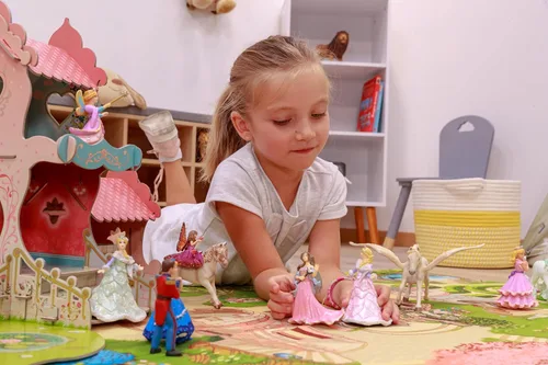 Vista 3 de Dragón alado con fuego (dragón azul o verde alado; los colores pueden variar)