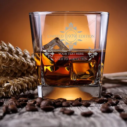 Vista 3 de Personalized Whiskey Decanter Set with Glasses - 7 Design Options - Custom Engraved Liquor 27 oz, Bourbon Decanter for Men Dad Birthday Graduation