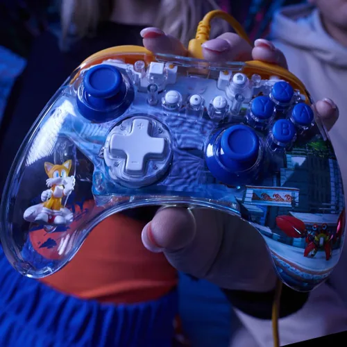 Vista 7 de PDP REALMz Nintendo Switch Pro Controller, Customizable LED Lighting, 3.5mm Headphone Jack, Officially Licensed by Nintendo and SEGA Sonic