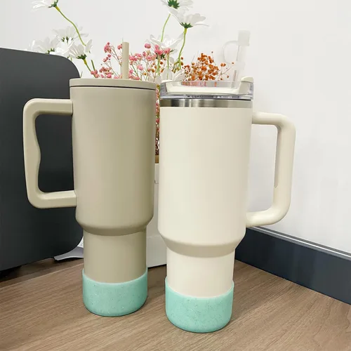 Vista 5 de WORBSS Paquete de 2 fundas de silicona con purpurina Aqua para botas Stanley Cup de 40 oz, accesorios para Hydro Flask de 18-24 oz y más, protector