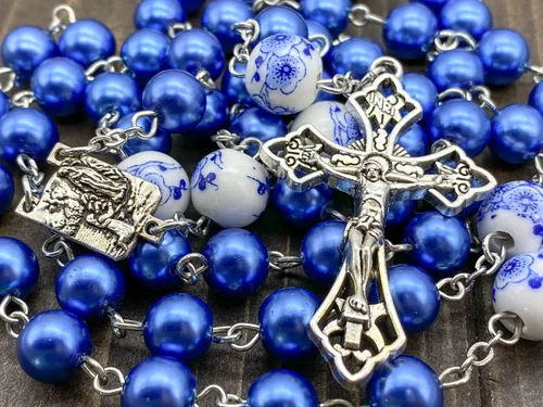 Vista 4 de Nazareth Store Pearl Beads Rosary White Flowers Beaded Necklace Lourdes Medal & Cross Crucifix