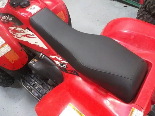 Vista 4 de Quad Logic Funda de asiento de repuesto para Polaris Scrambler 500, Trailblazer 250 (2004–2009) – Vinilo para todo tipo de clima – Solo funda