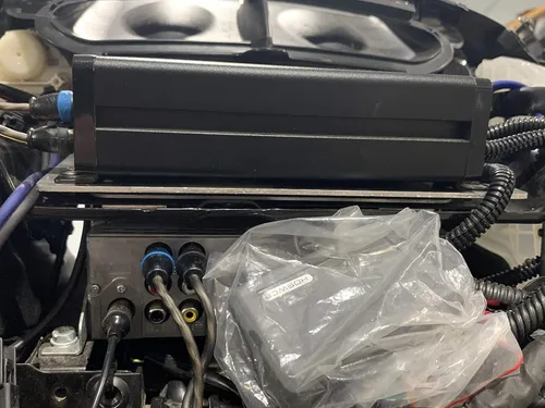 Vista 7 de Soporte de amplificador compatible con Harley Davidson. Soporte de amplificador grande para bicicletas de murciélago de 2014 a presentar para todos