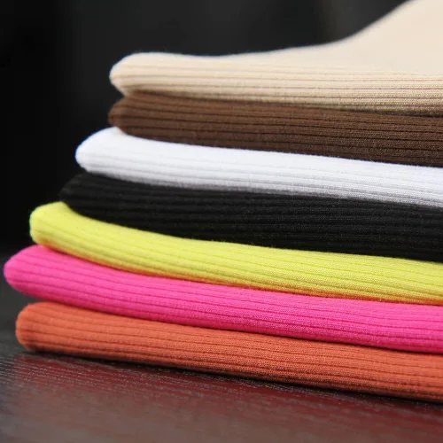 Vista 4 de GEMBERA Camiseta sin mangas acanalada con tirantes delgados y cuello redondo para mujer, ajustada, de algodón, básica, sin mangas