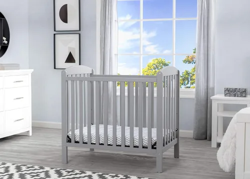Vista 2 de Delta Children Emery - Mini cuna convertible con colchón de 2.75 pulgadas, color gris