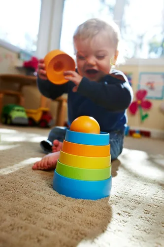 Vista 6 de Green Toys Mi Primera apiladora, los colores pueden variar