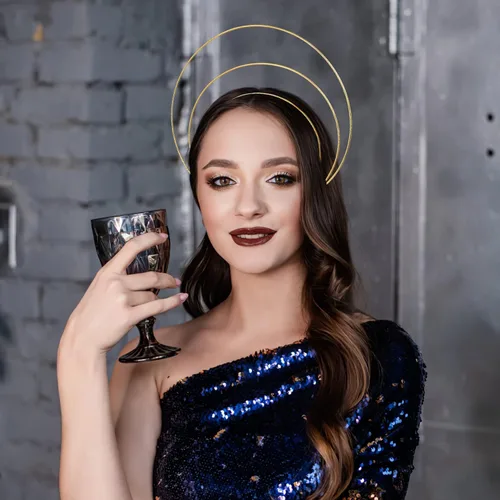 Vista 7 de Beaupretty Diadema dorada con halo de ángel, diosa, tocado para mujer, disfraz para Halloween y cosplay