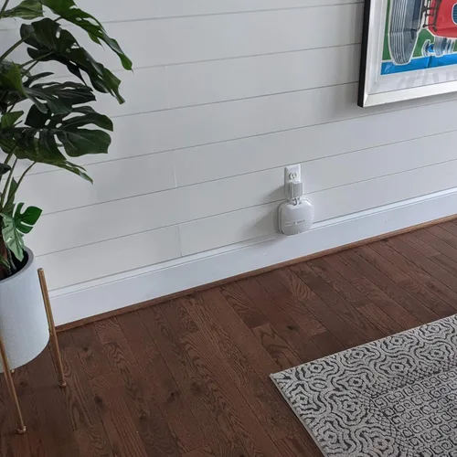 Vista 6 de The eero Pro Genie for eero Pro 6 y 6E - Soporte de pared (1 unidad), perfil más bajo, acceso abierto, múltiples opciones de instalación, soporte