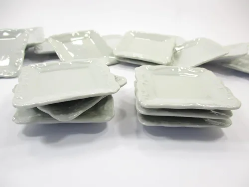 Vista 5 de 1.772x1.772 in de 6 Plato Plato Cuadrado Casa de Muñecas Miniaturas Blanco 1:6 Cerámica 12677