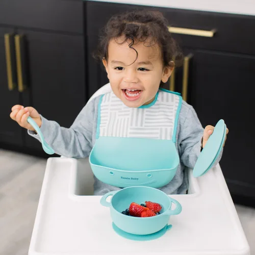 Vista 3 de Bazzle Baby Foodie Feeding Set for babies - roll up bib suction plate, bowll
