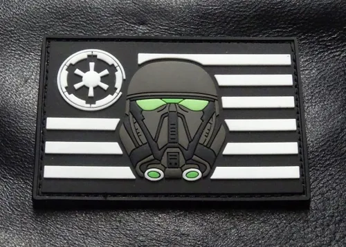 Vista 2 de Trooper USA Flag Rogue Patch Glow Dark -3D-PVC Rubber -Hook Fastener Backing