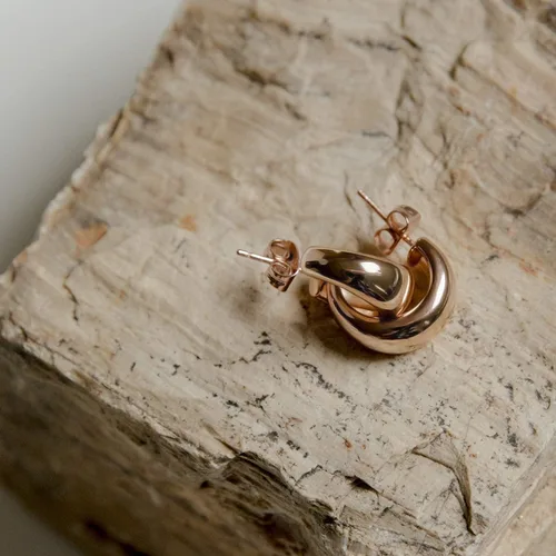 Vista 3 de PAVOI 14K Gold Plated 925 Sterling Silver Posts Thick Dome Huggie Earrings for Women Small Wide Round Hoop Earrings