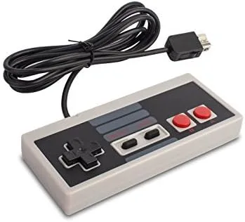 Vista 3 de Consola Nintendo NES Classic Edition con controlador adicional y dos cables de extensión de controladores de 10 pies