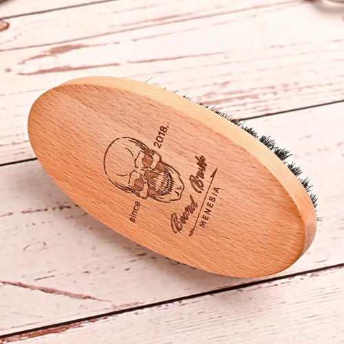 Vista 7 de Cepillo de barba de cerdas de jabalí para hombre, cepillo de madera suave para barba de viaje de bolsillo para hombre (calavera)