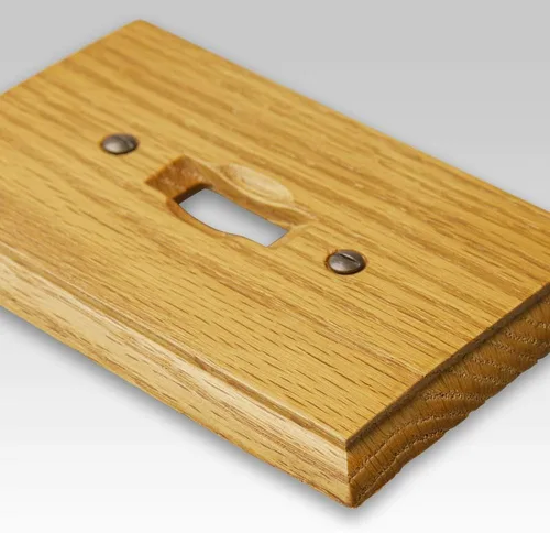 Vista 2 de Amerelle 4025D Carson - Placa de pared, 1 dúplex, madera, roble claro, paquete de 1
