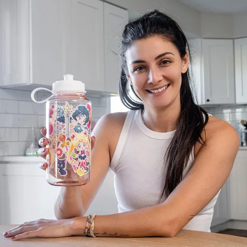 Vista 7 de JUST FUNKY Sailor Moon - Botella de agua de cristal Botella de agua de 34 onzas con personajes de Sailor Moon Crystal Chibi Decoración