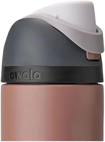 Vista 2 de Owala Freesip - Botella de agua de acero inoxidable, Bedrock, 24 onzas