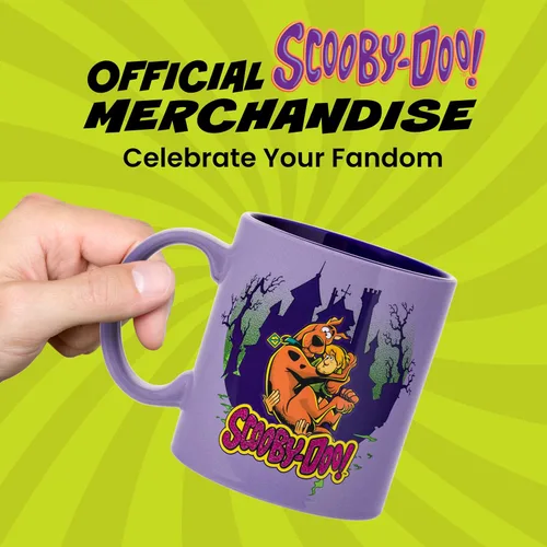 Vista 5 de Taza de cerámica con purpurina Silver Buffalo Scooby-Doo con Scooby-Doo y Shaggy, 20 onzas Casa Scooby Doo