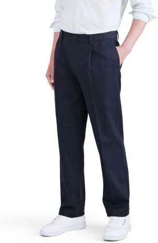 Vista 25 de Classic Fit Signature - Pantalones Iron Free de color caqui con Stain Defender - Plisados (Regular y Big & Tall)