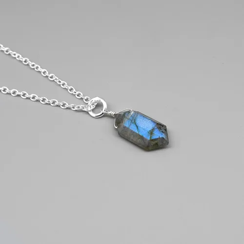 Vista 3 de Gempires Blue Labradorite Hexagon Pendant Necklace, Labradorite Pendant, Labradorite Healing Crystal, Gift for Her, Gemstone Jewelry 18 inch