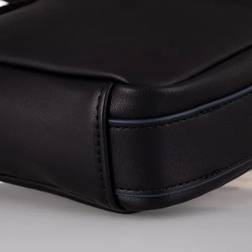 Vista 4 de Tommy Hilfiger Bolsa para hombre color negro Negro - Bolsa