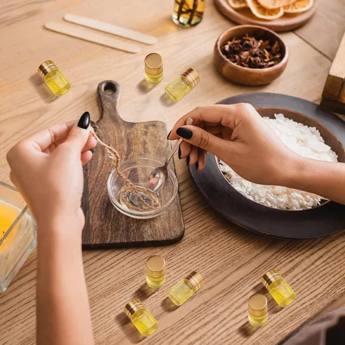 Vista 4 de Didaey 50 mini botellas de vidrio con tapas de rosca, pequeños frascos de vidrio con tapas, recipientes pequeños de viales transparentes, botellas