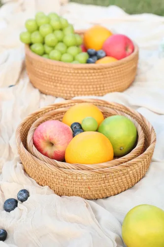 Vista 4 de HITOMEN Cestas de pan de ratán hechas a mano redondas de mimbre para servir frutas, cuencos de almacenamiento de frutas de tejido natural