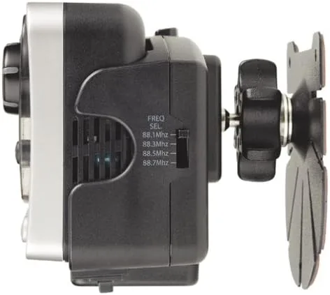 Audiovox SIRCK1 Sirius - Base de radio satélite para coche con transmisor FM inalámbrico incorporado