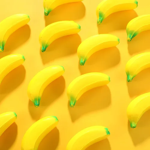 Vista 7 de Jerify 37 piezas de mini plátano juguetes para aliviar el estrés con bolsa de malla con cordón de poliuretano, juguete elástico para recuerdos