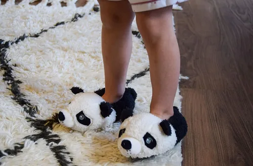 Vista 2 de Dearfoams Unisex-Child Easter Basket Stuffers Gifts for Kids Washable Animal Critter Slippers