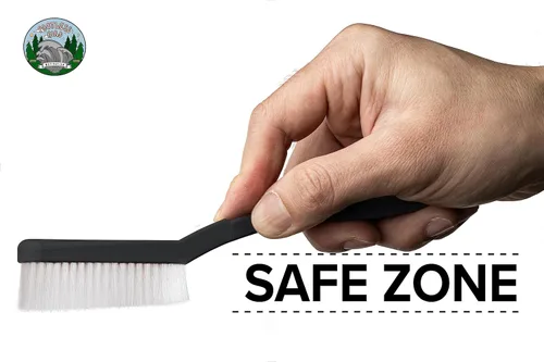 Vista 2 de Climbing & Bouldering Vegan Nylon Brush, Perfect Grip & Angle, High Density, 100% Recyclable, Strong Rock Climbing Brush Outdoor & Indoor