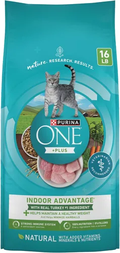 Vista 11 de Purina ONE Natural, Bajo en Grasa, Control de Peso, Alimento Seco para Gatos de Interior, +Plus Ventaja para Interiores - Bolsa de 22 lb