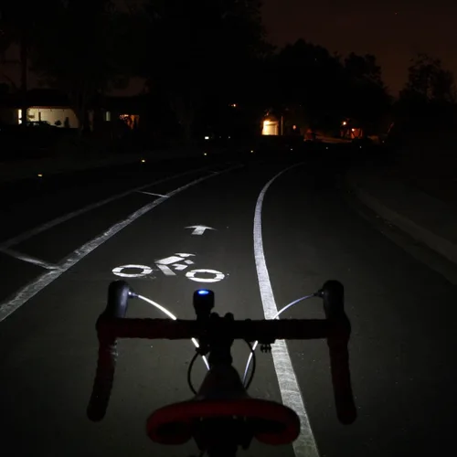 Vista 8 de NiteRider Lumina Micro 900 Luz delantera para bicicleta Vmax+ 150 Luz trasera para bicicleta Paquete combinado - USB recargable faro LED luz